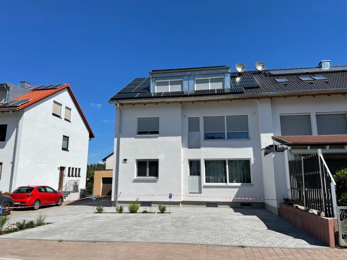 Messe- Und Ferienwohnung Feucht Extérieur photo