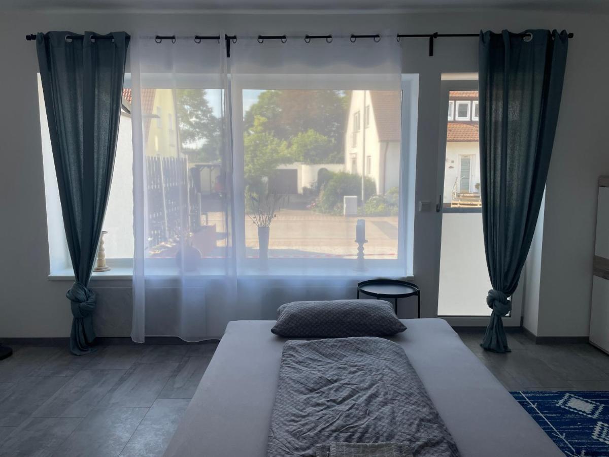 Messe- Und Ferienwohnung Feucht Extérieur photo