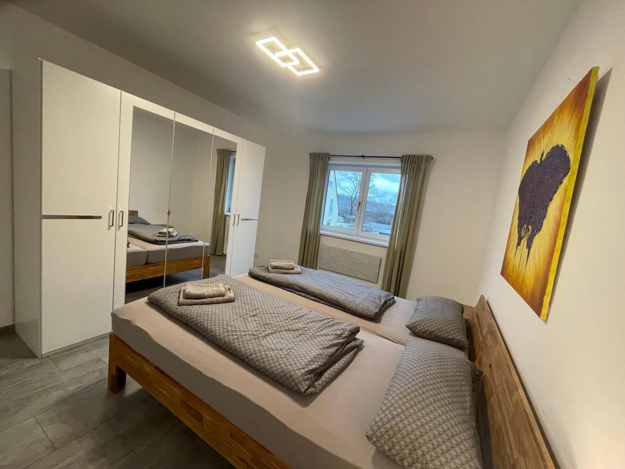 Messe- Und Ferienwohnung Feucht Extérieur photo