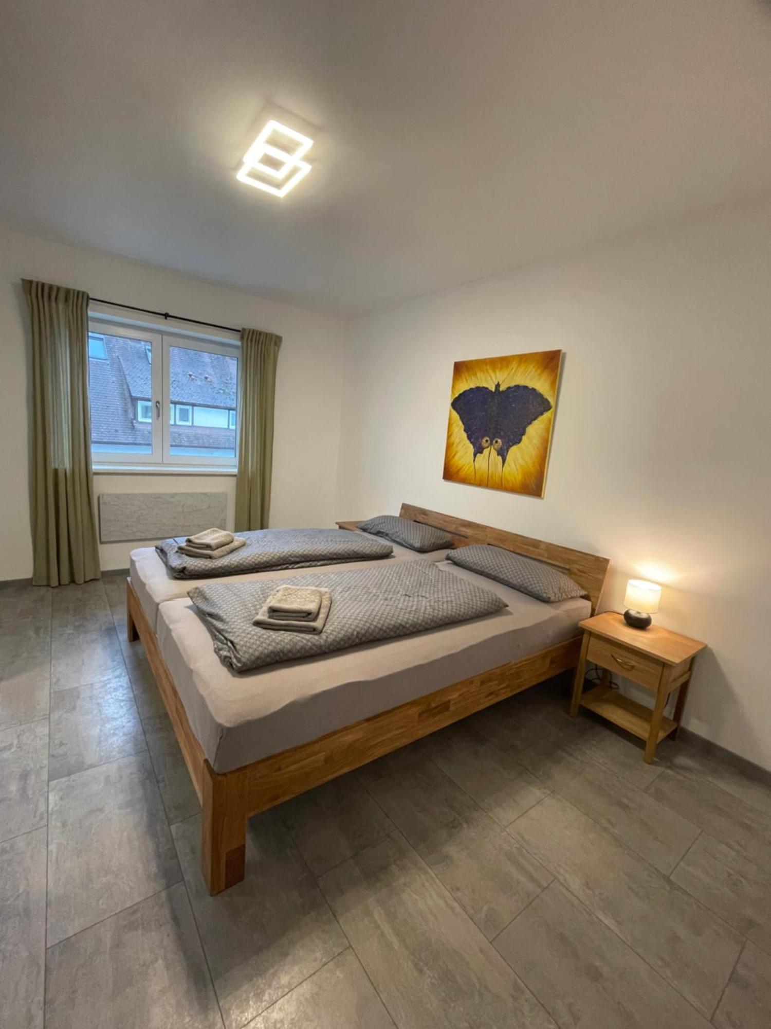 Messe- Und Ferienwohnung Feucht Extérieur photo