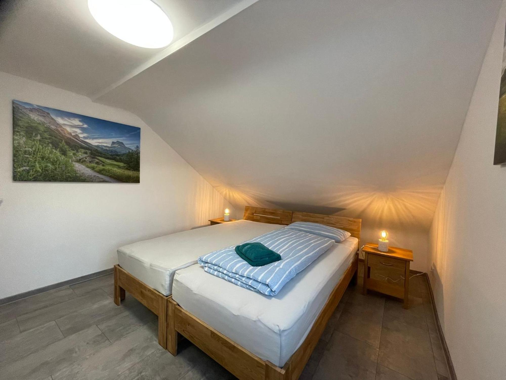 Messe- Und Ferienwohnung Feucht Extérieur photo
