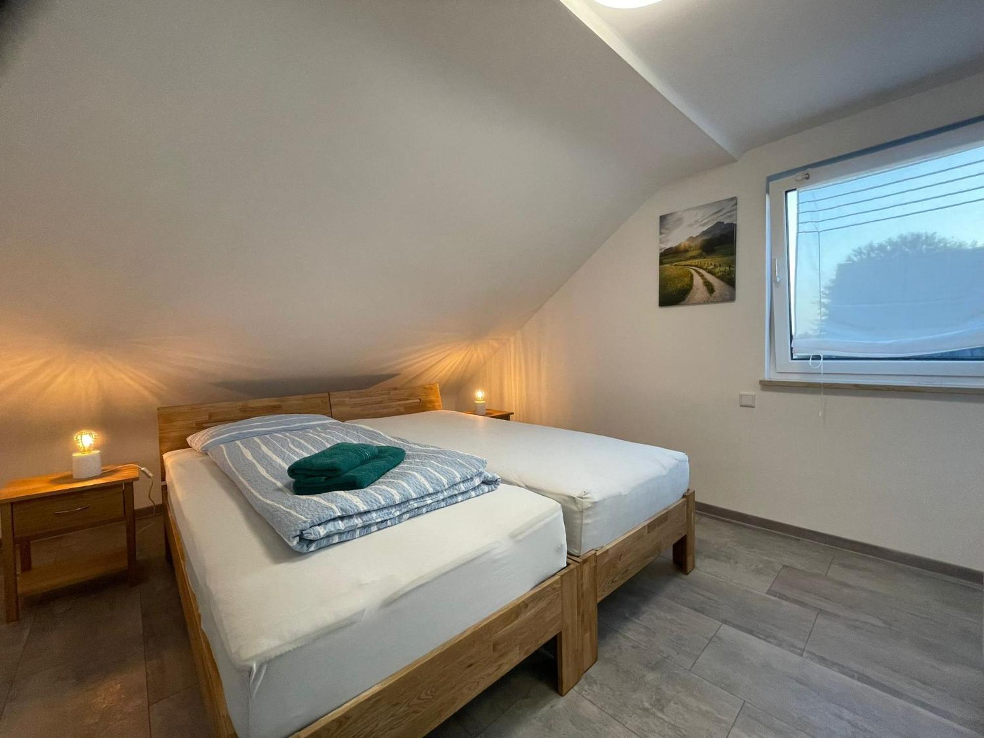 Messe- Und Ferienwohnung Feucht Extérieur photo